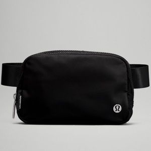Lululemon Everywhere Belt Bag Black